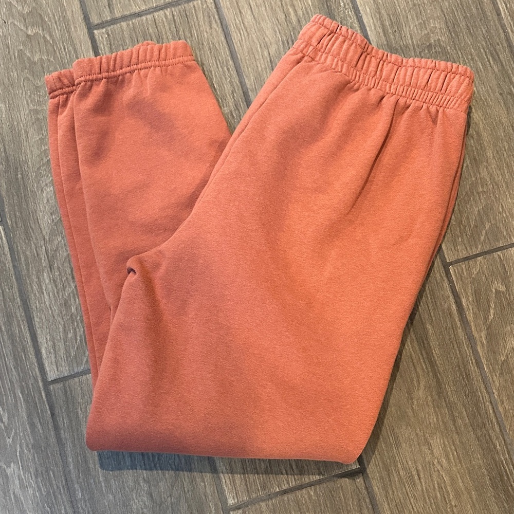 District Warm Orange Fleece Apparel Size XL.